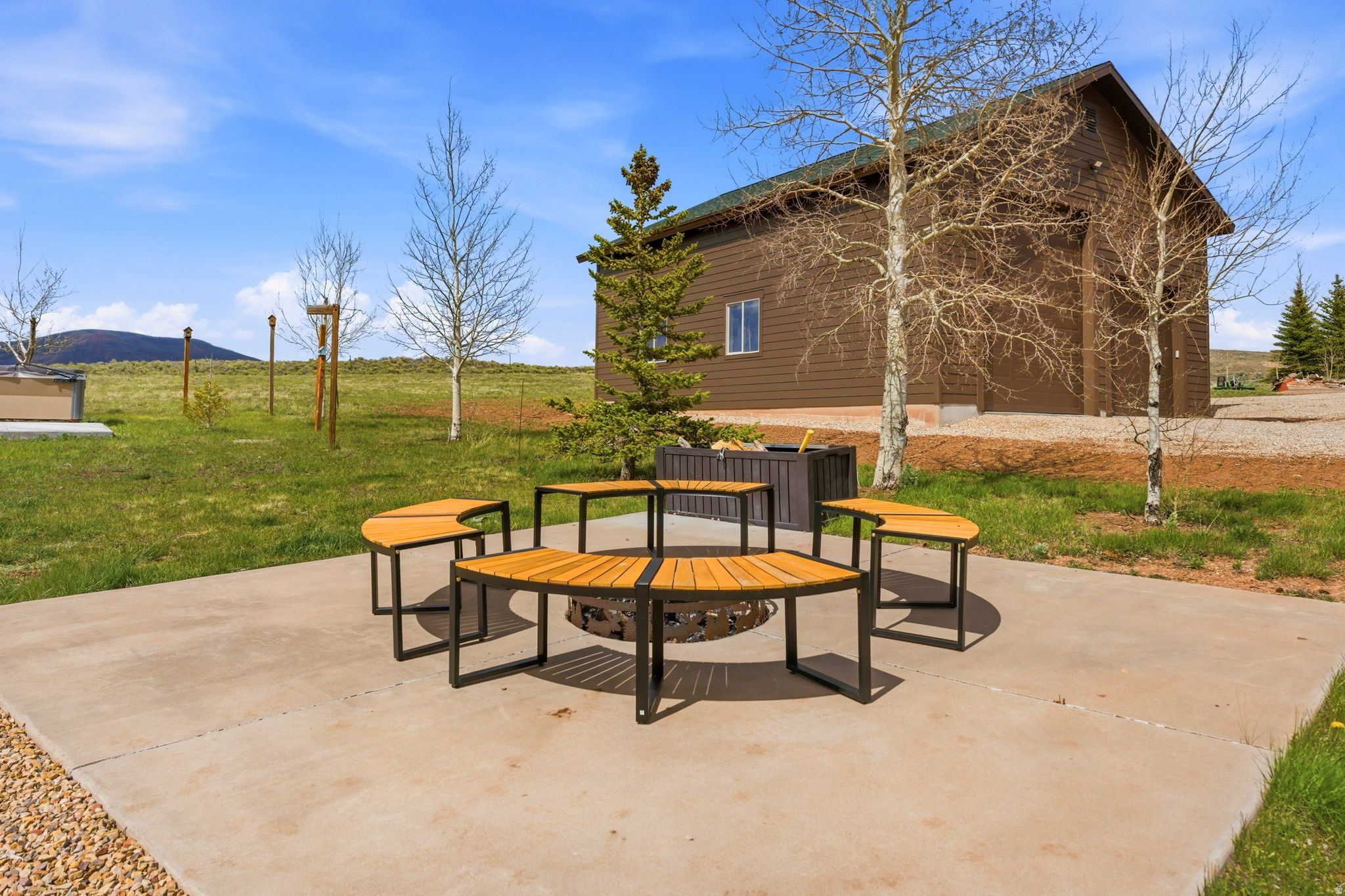 STRAWBERRY LAKEVIEW - Residential
