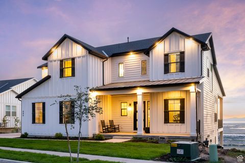 Photo of 886 S WINTER LN, North Salt Lake, UT 84054 (MLS # 2104986)