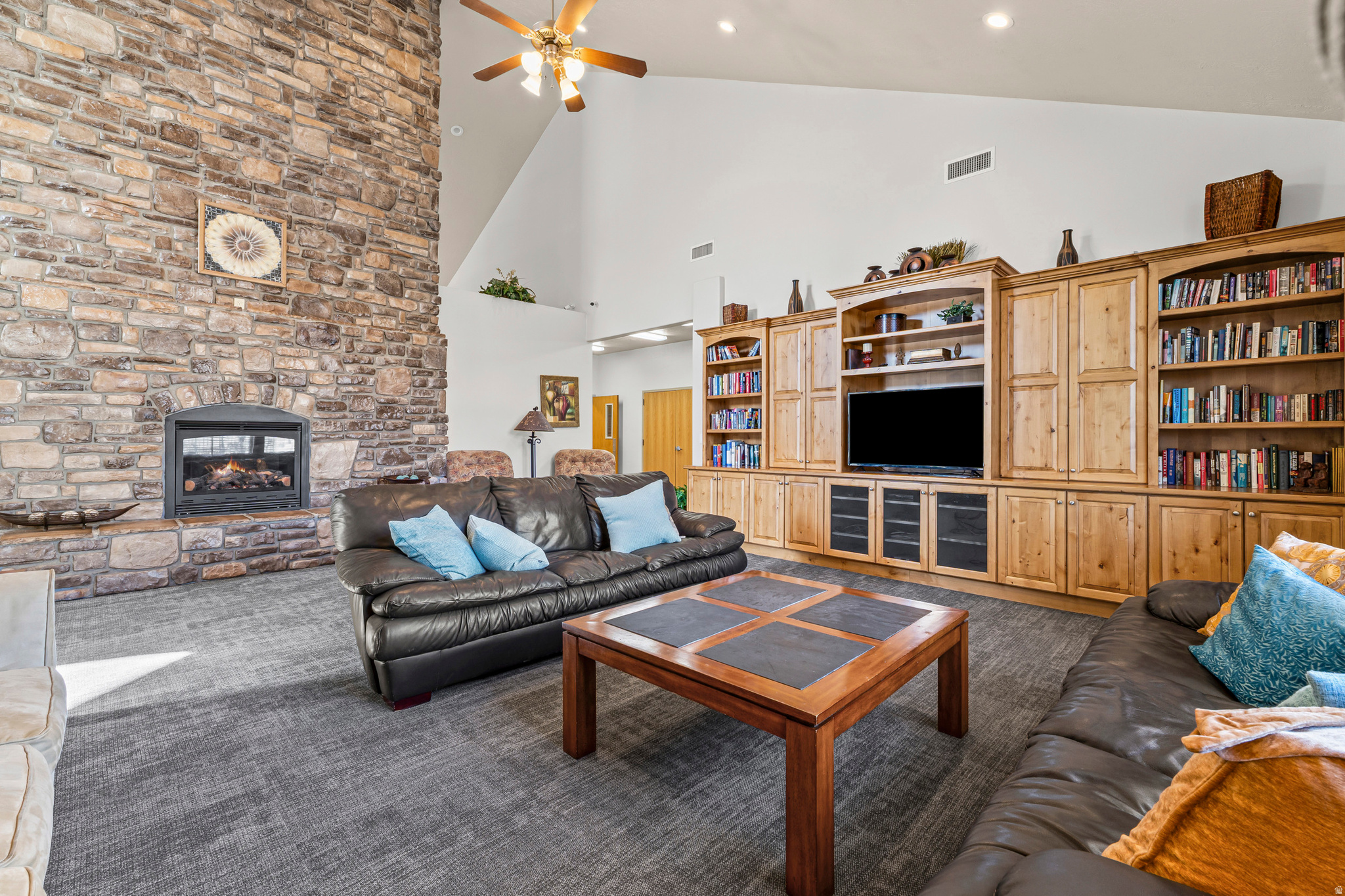 BROOKHAVEN VILLAS - Residential