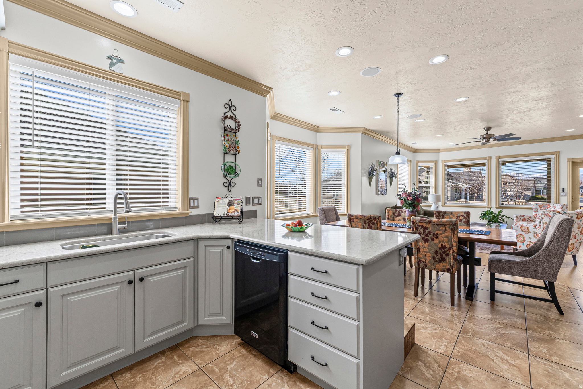 BROOKHAVEN VILLAS - Residential