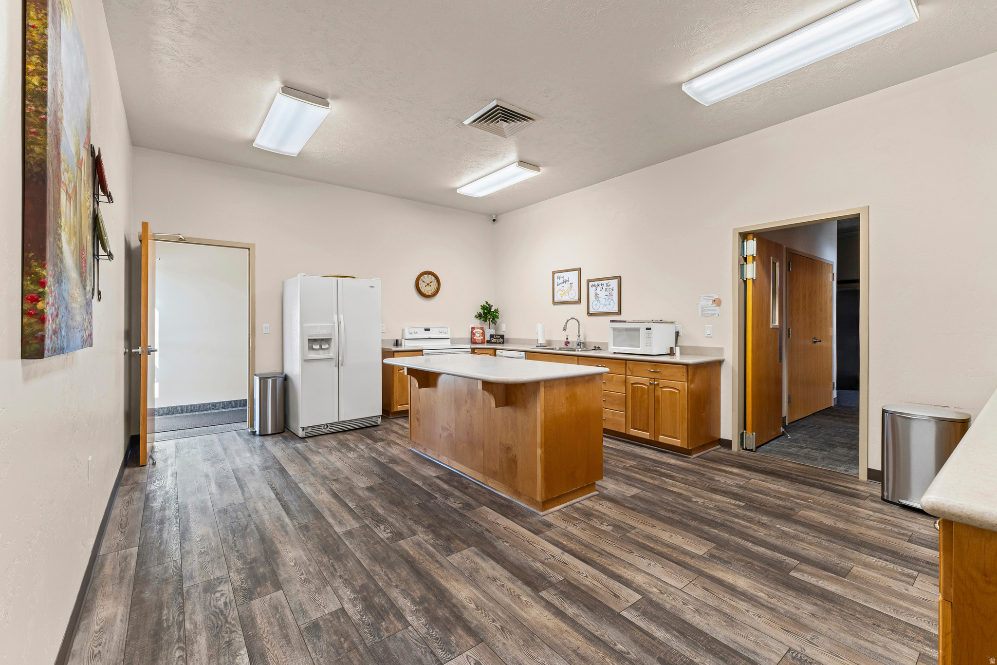 BROOKHAVEN VILLAS - Residential