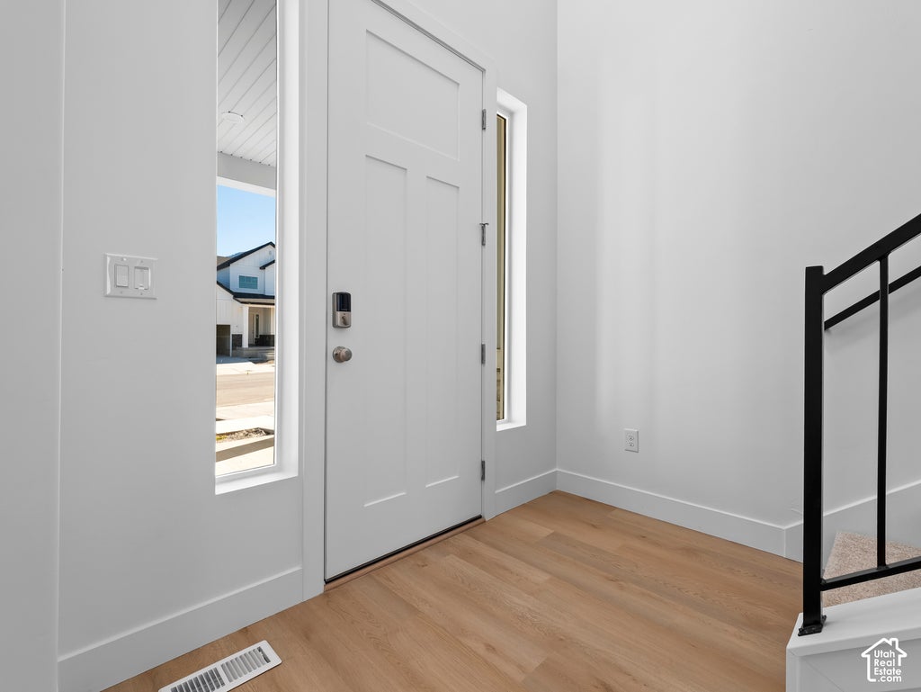 Photo of 18 S CRIMSON WAY #304, Mapleton, UT 84664 (MLS # 2192374)