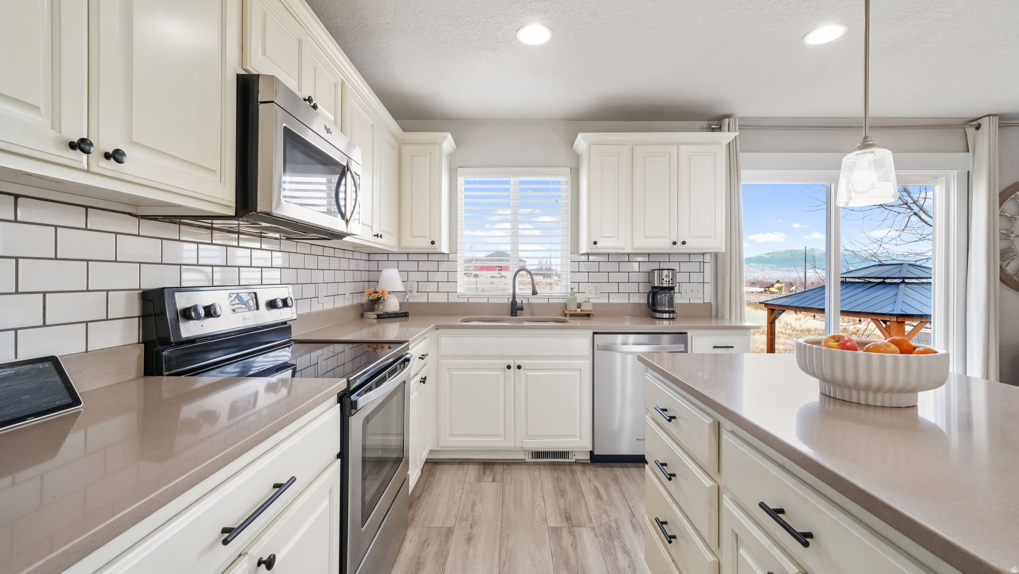 LAKE VIEW TERRACE - Residential