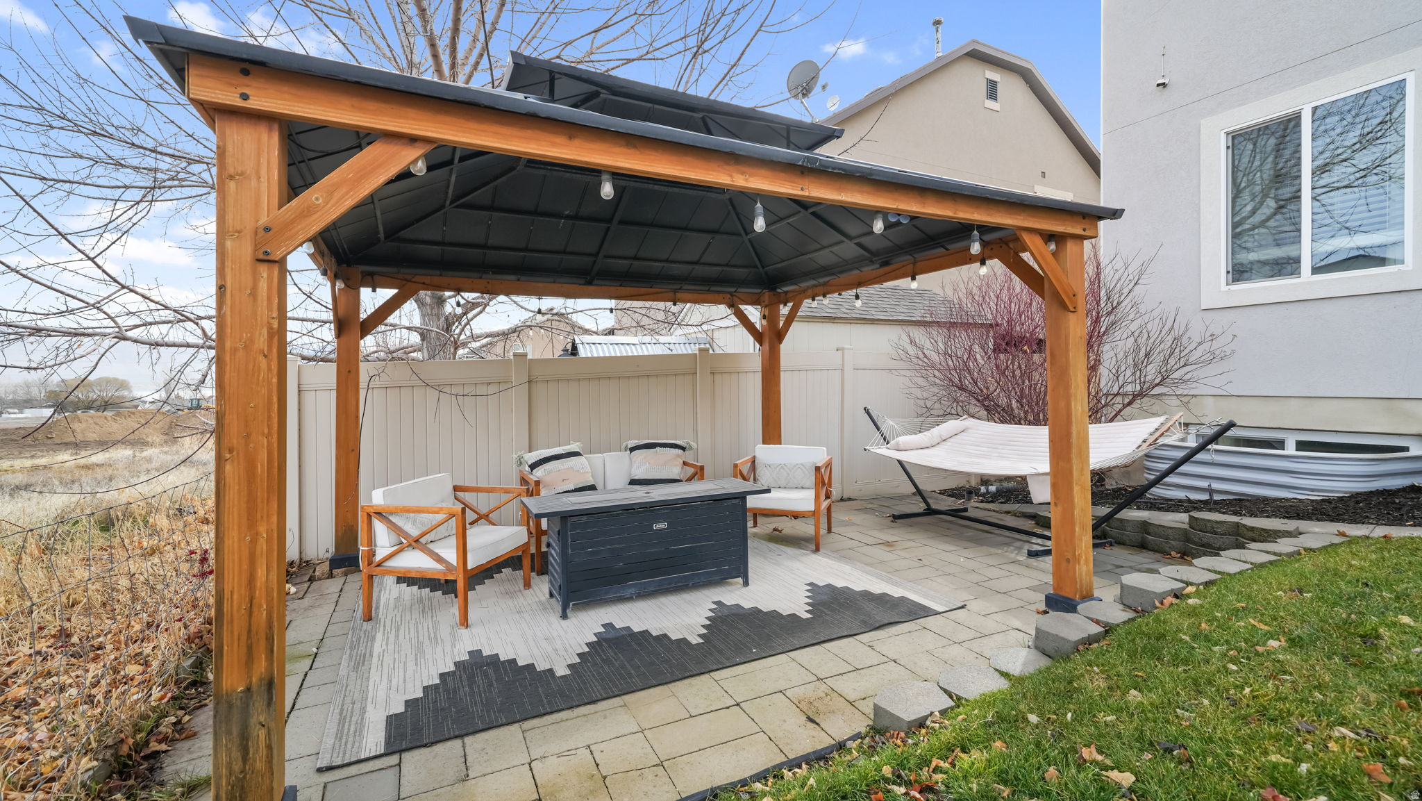 LAKE VIEW TERRACE - Residential