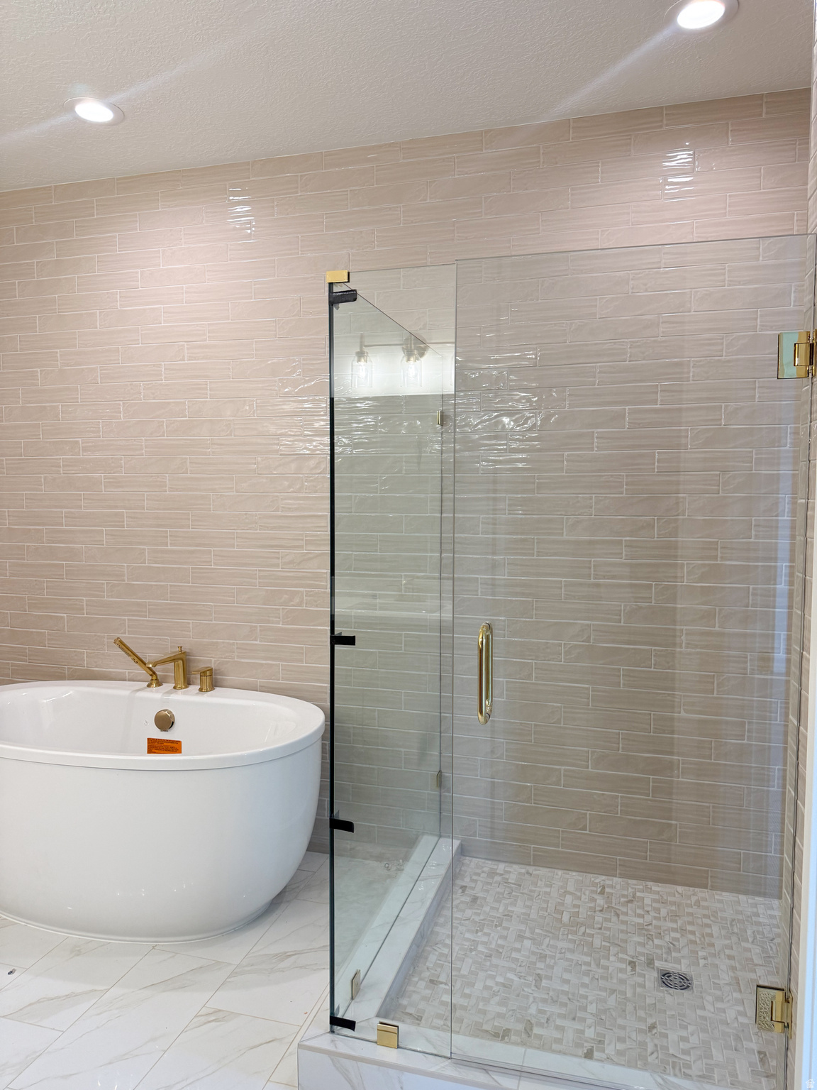 DAYBREAK - Residential