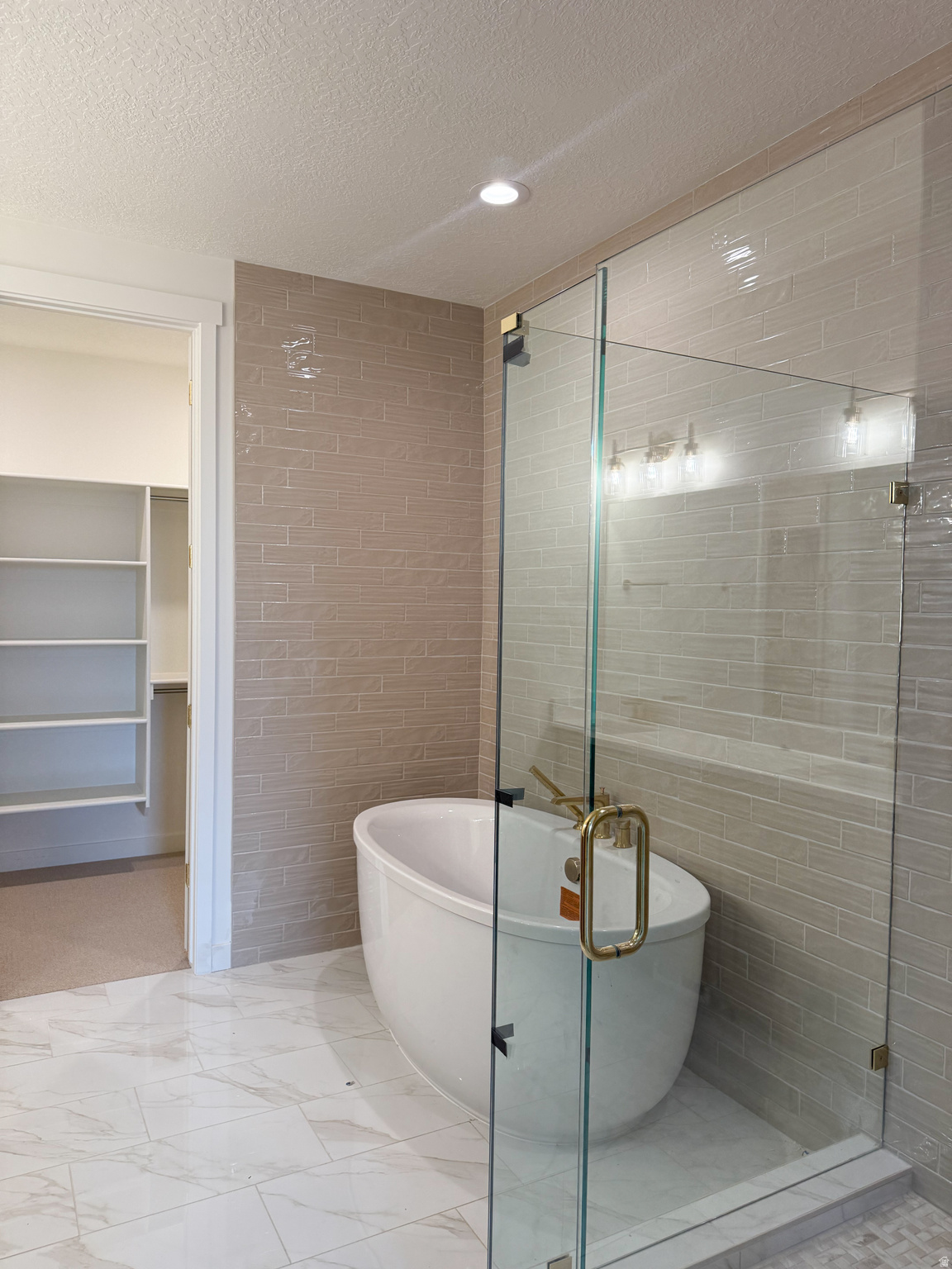 DAYBREAK - Residential