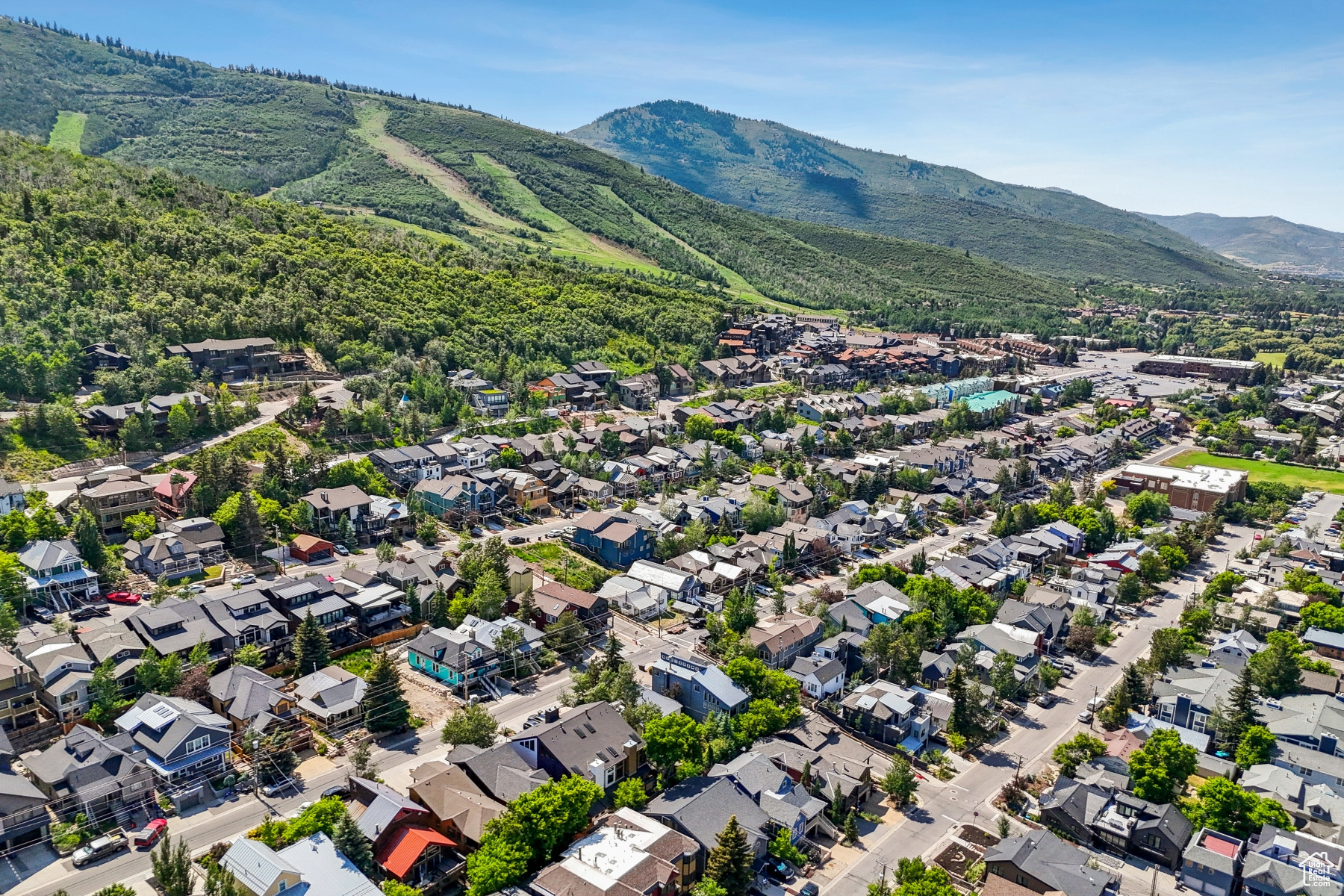 Park City, Utah 84060, United States, 3 Bedrooms Bedrooms, ,4 BathroomsBathrooms,Residential,Pending,182977