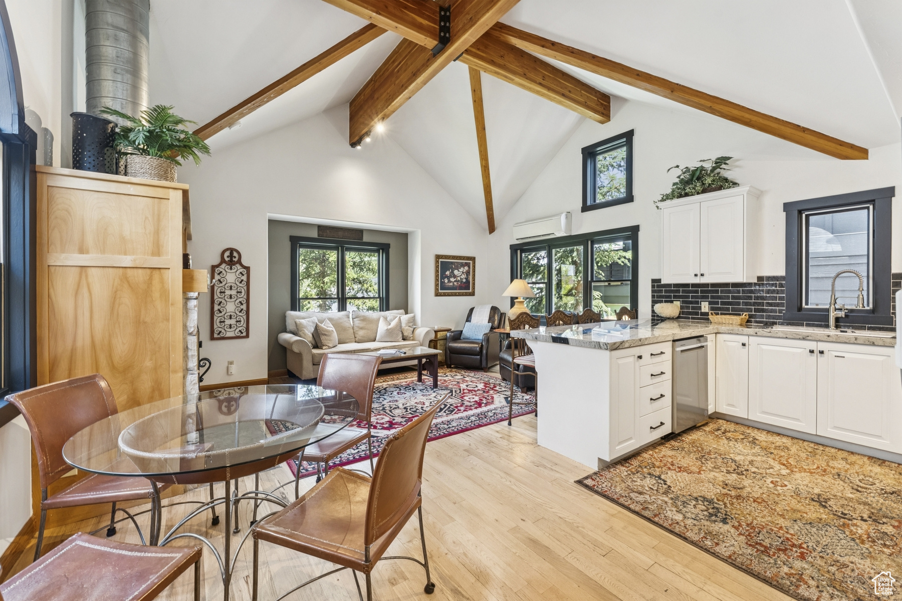 Park City, Utah 84060, United States, 3 Bedrooms Bedrooms, ,4 BathroomsBathrooms,Residential,Pending,182977