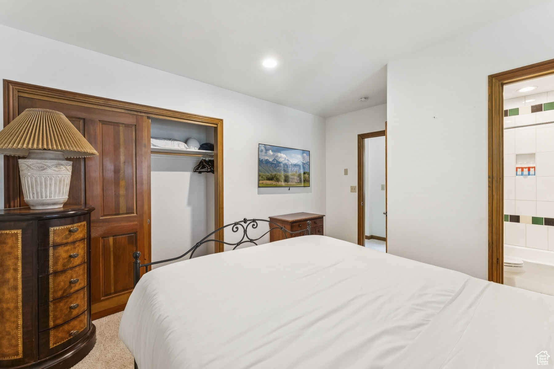 Park City, Utah 84060, United States, 3 Bedrooms Bedrooms, ,4 BathroomsBathrooms,Residential,Pending,182977