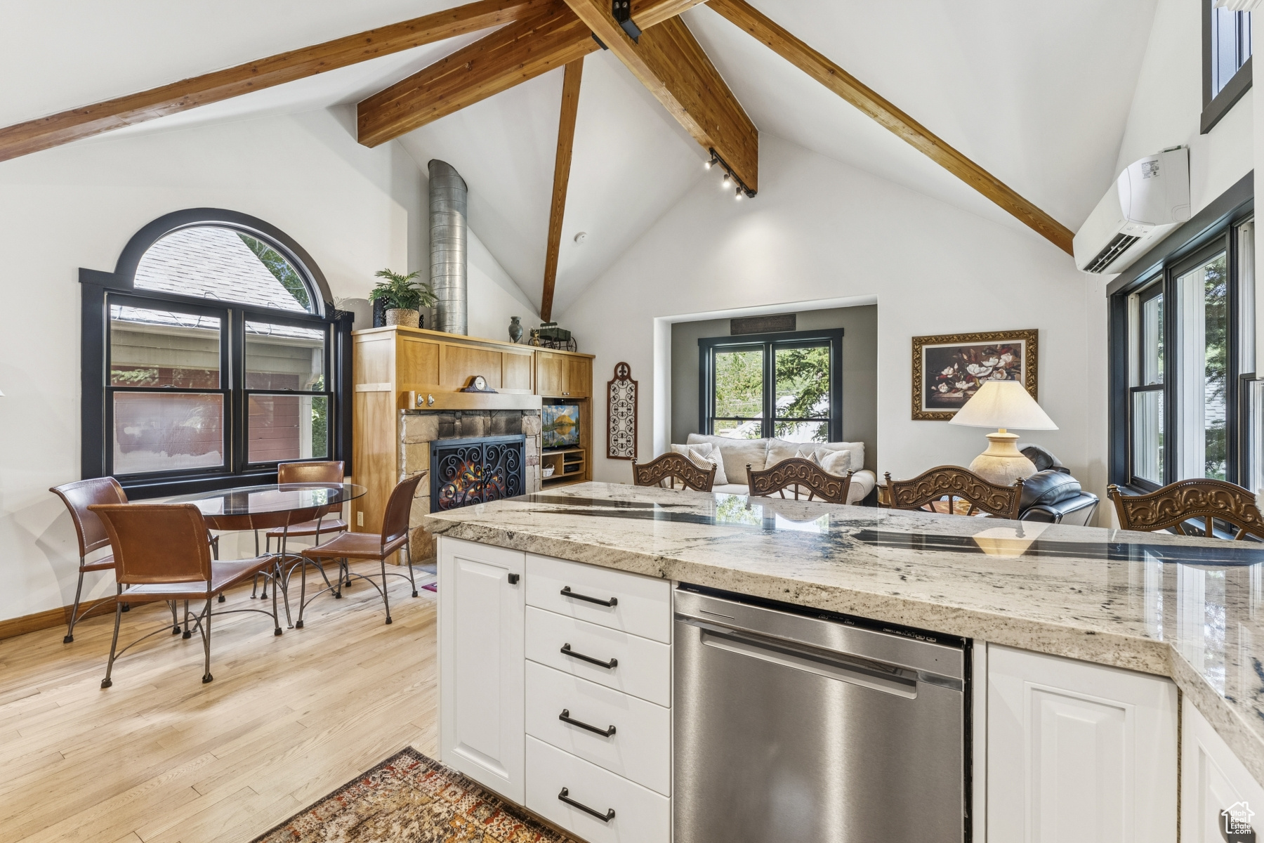 Park City, Utah 84060, United States, 3 Bedrooms Bedrooms, ,4 BathroomsBathrooms,Residential,Pending,182977