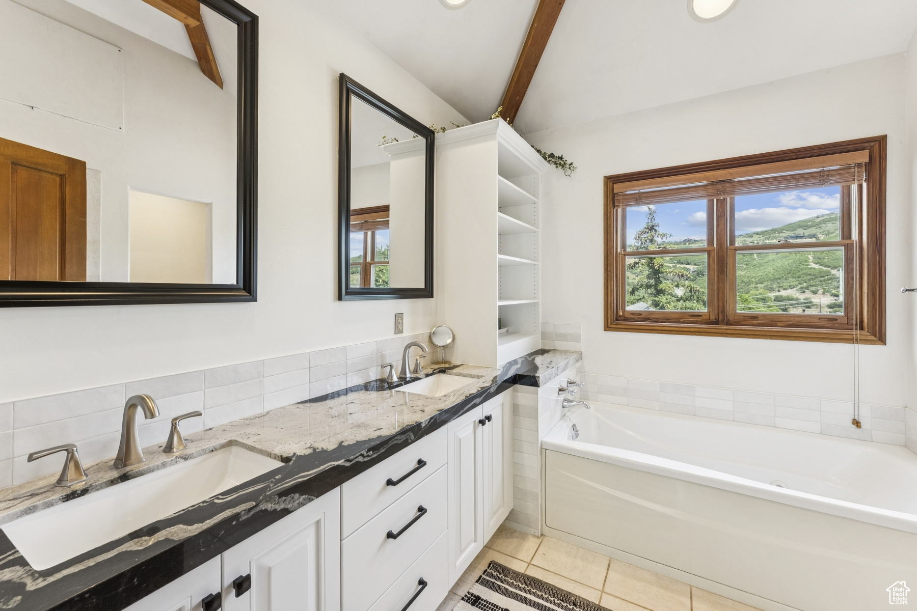 Park City, Utah 84060, United States, 3 Bedrooms Bedrooms, ,4 BathroomsBathrooms,Residential,Pending,182977