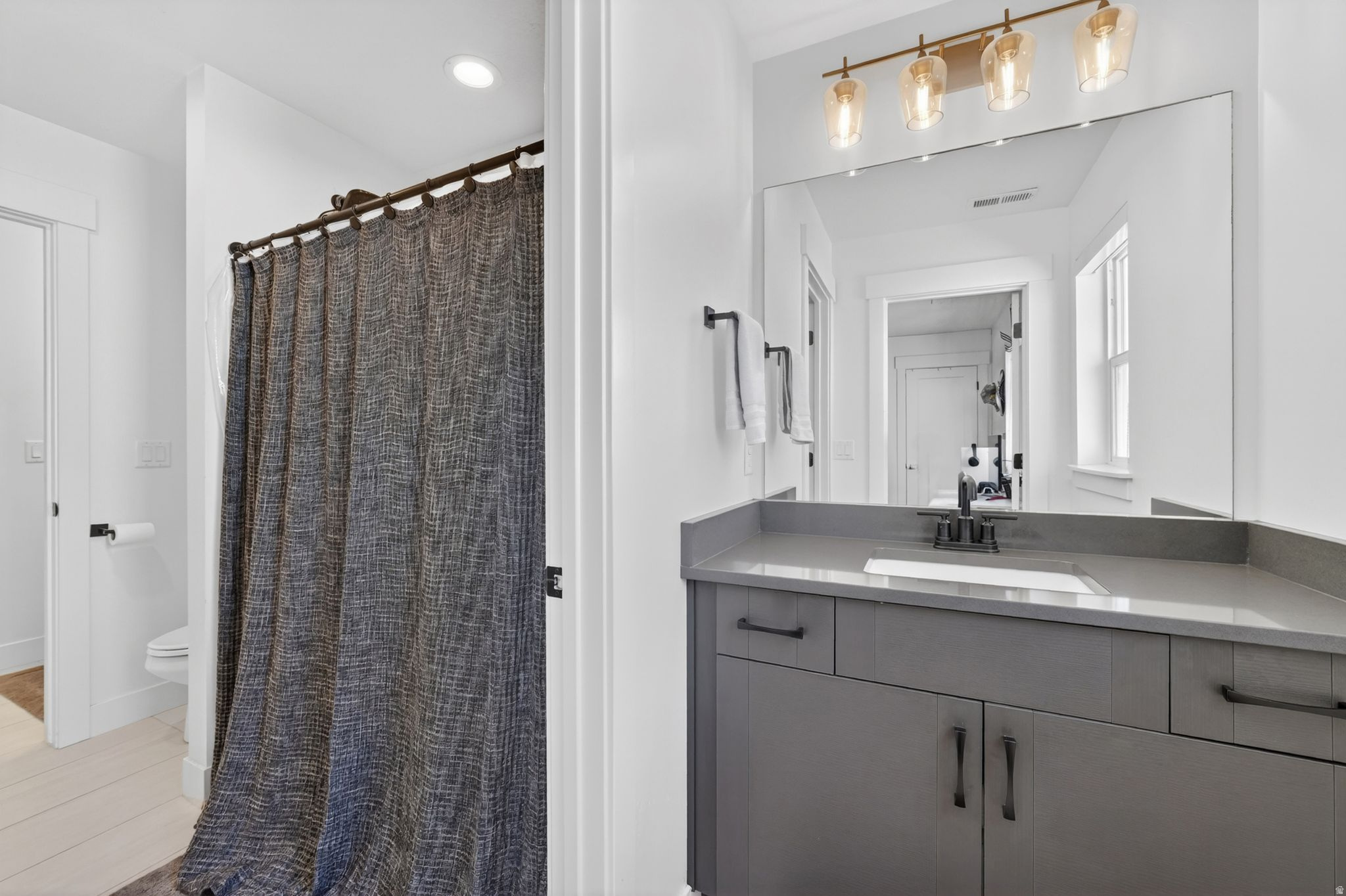 QUAILHILL - Residential