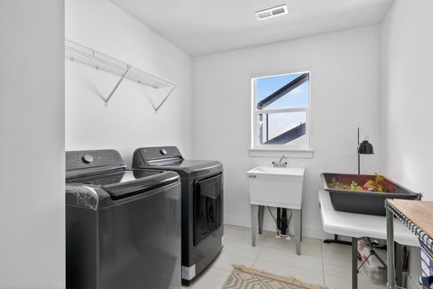 Tiny photo for 439 N HIGH RIDGE RD, Saratoga Springs, UT 84045 (MLS # 2151877)