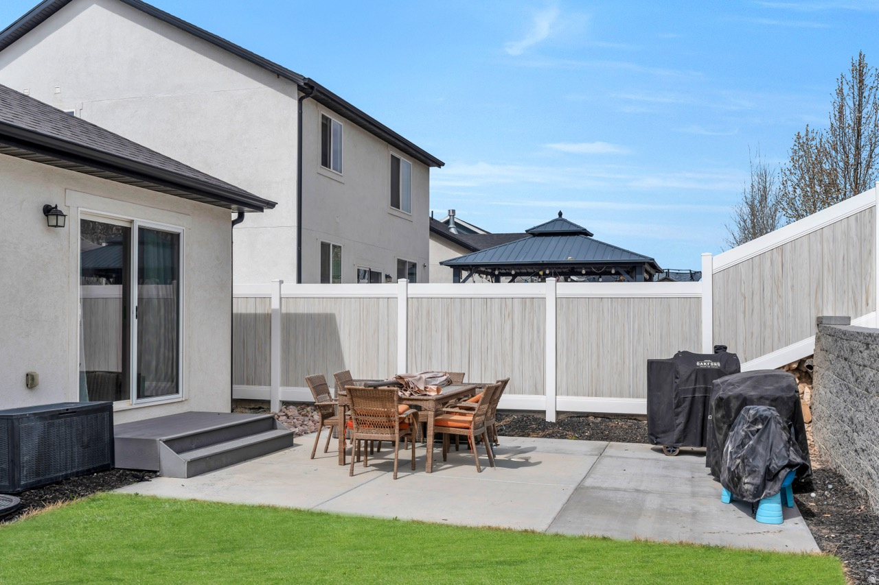 EAGLE POINT - Residential