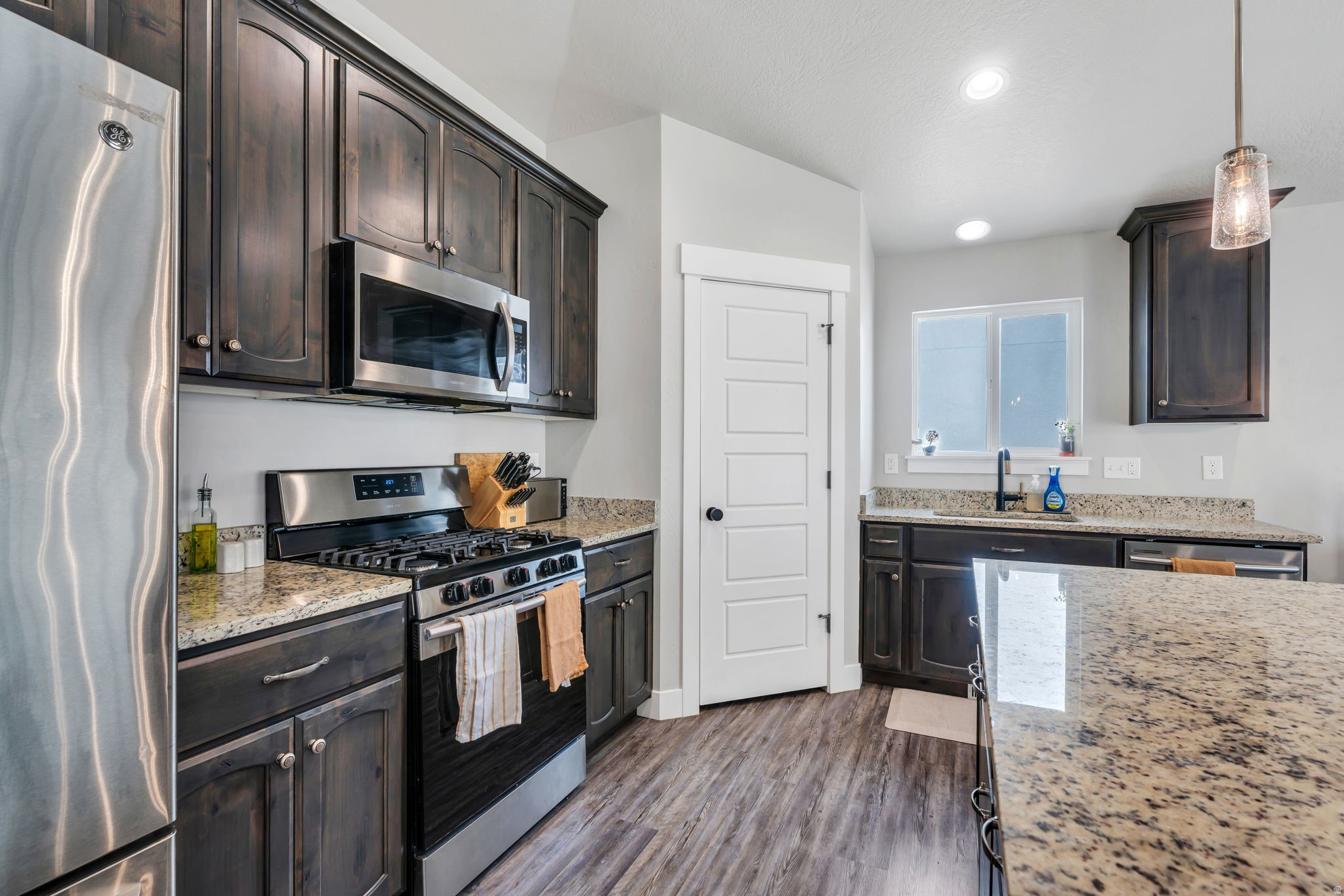 EAGLE POINT - Residential