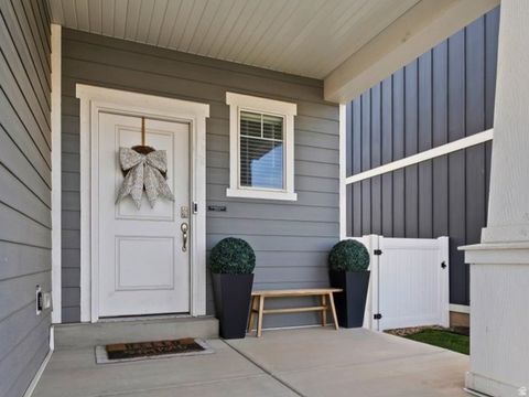 Tiny photo for 442 N COMMODORE LN, Saratoga Springs, UT 84045 (MLS # 2149071)