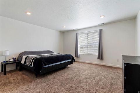 Tiny photo for 442 N COMMODORE LN, Saratoga Springs, UT 84045 (MLS # 2149071)