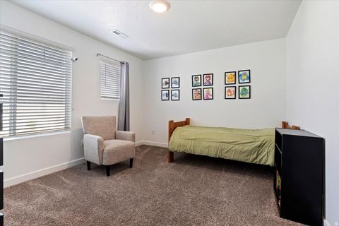 Tiny photo for 442 N COMMODORE LN, Saratoga Springs, UT 84045 (MLS # 2149071)