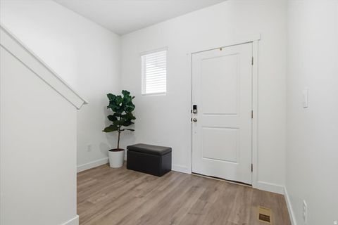 Tiny photo for 442 N COMMODORE LN, Saratoga Springs, UT 84045 (MLS # 2149071)