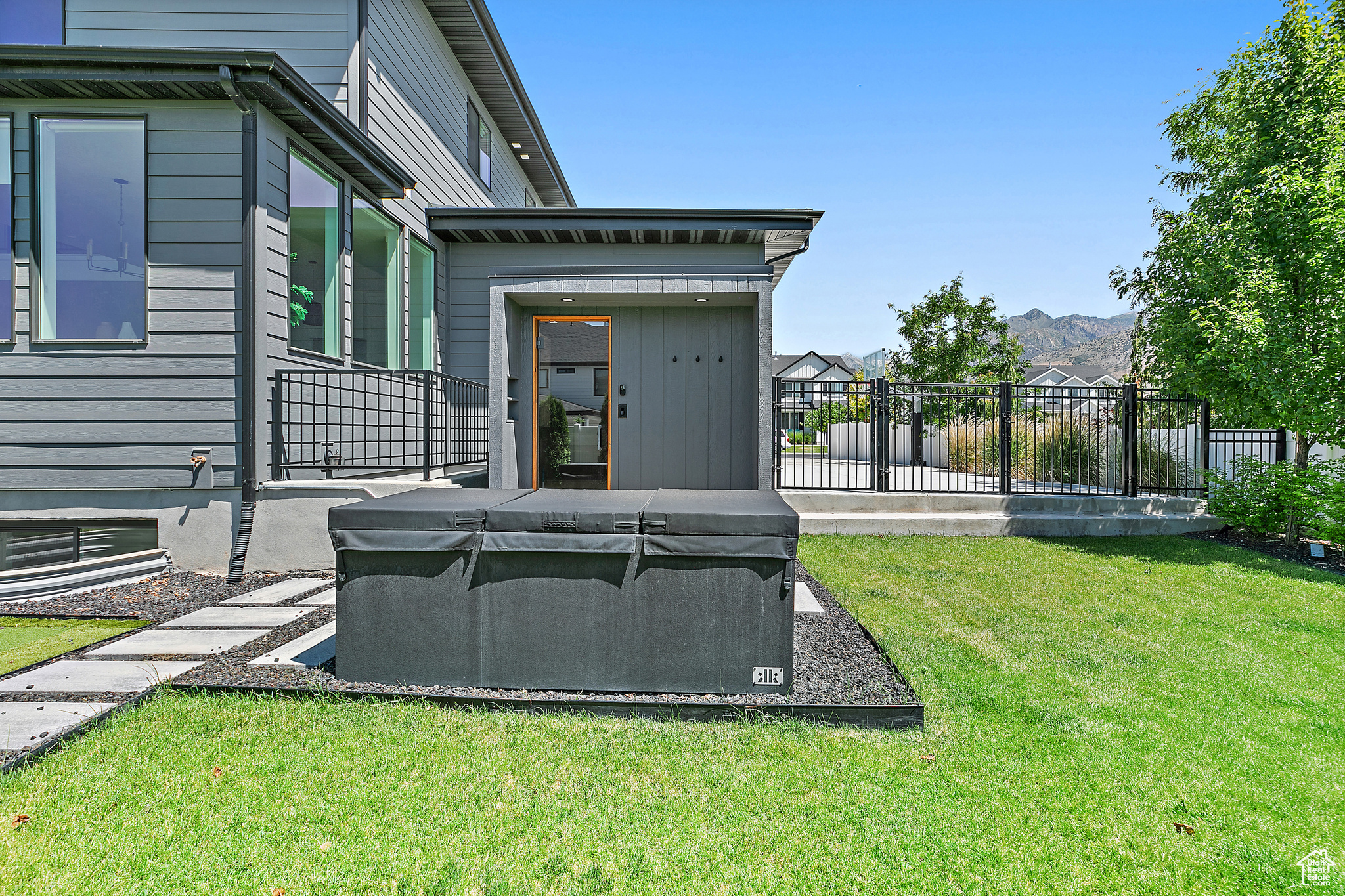 TIMP HOLLOW - Residential
