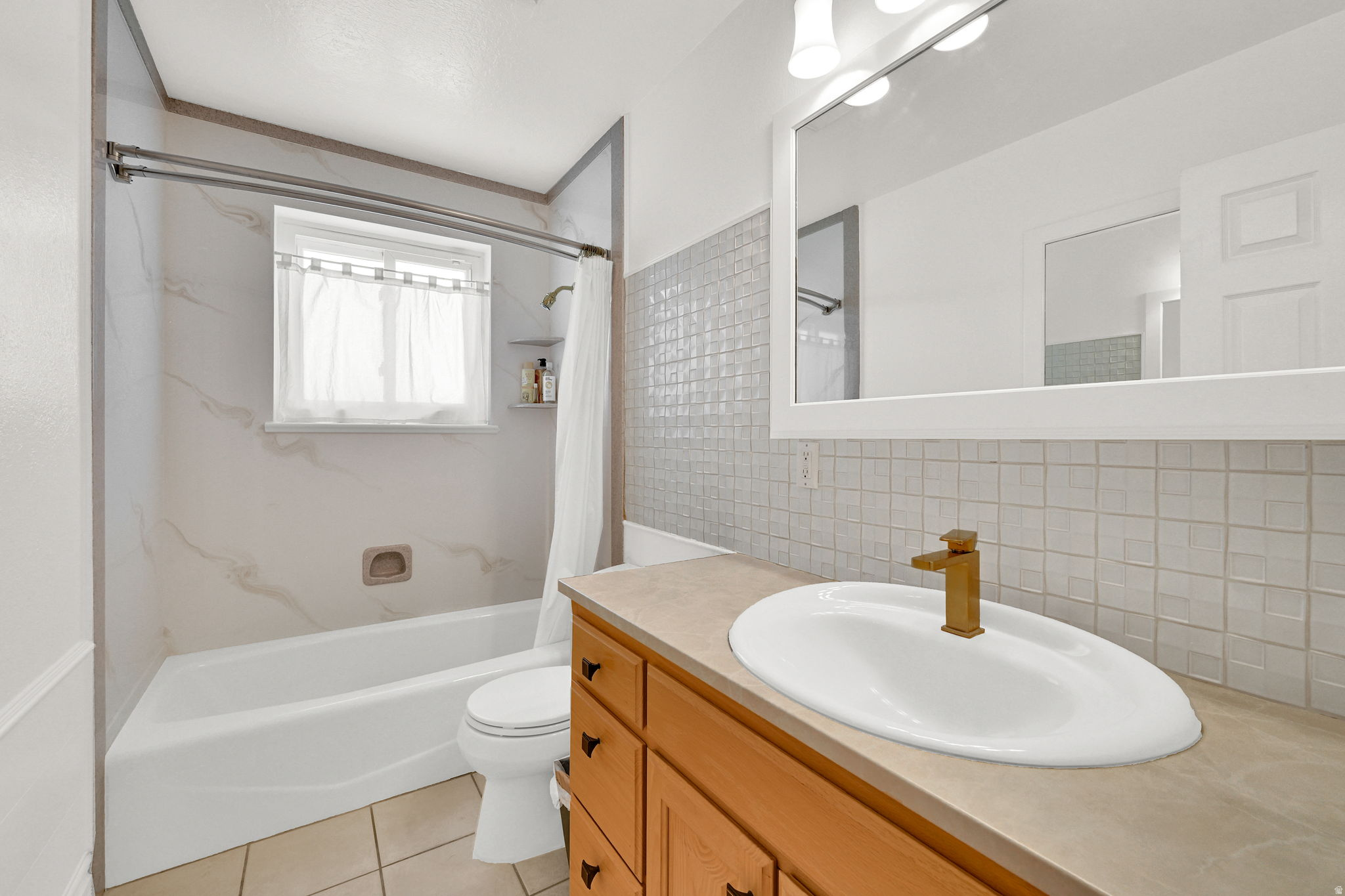 TOWN AND COUNTRY - Residential