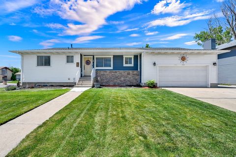 Photo of 4371 S 2900 W, Roy, UT 84067 (MLS # 2157280)