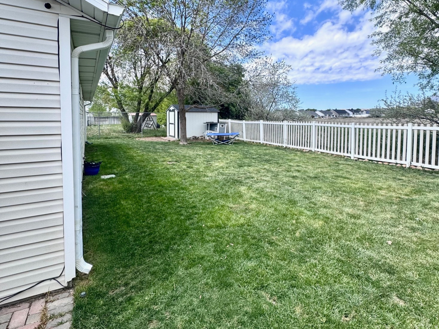 WHISPER WILLOW - Residential