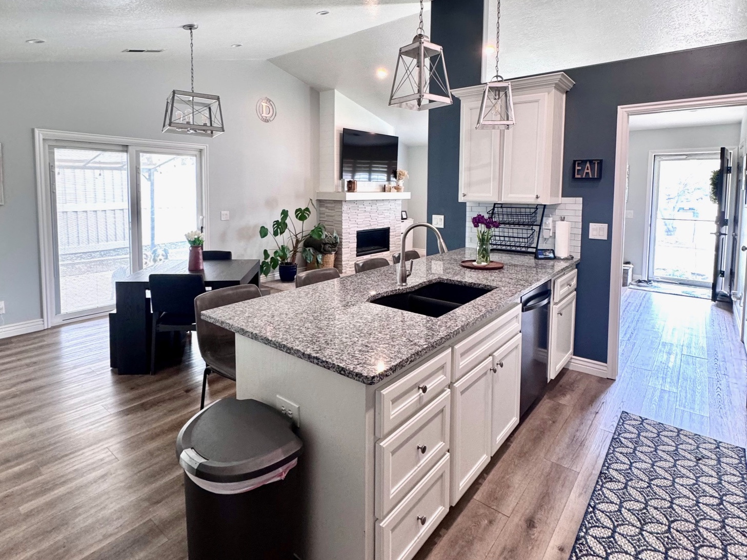 WHISPER WILLOW - Residential