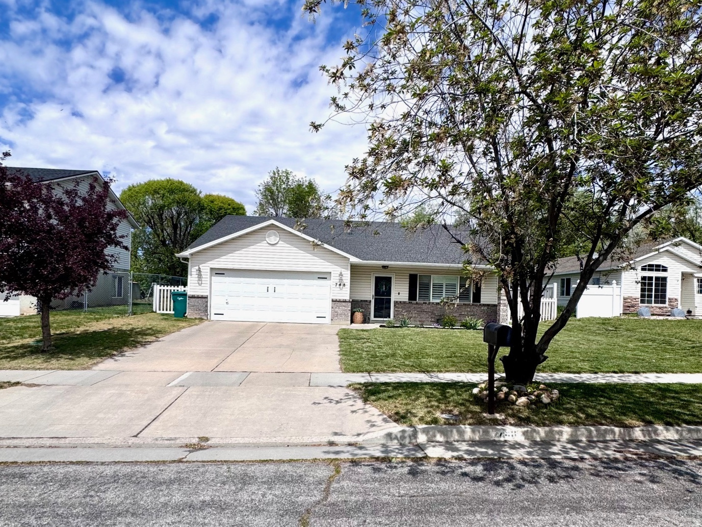 WHISPER WILLOW - Residential