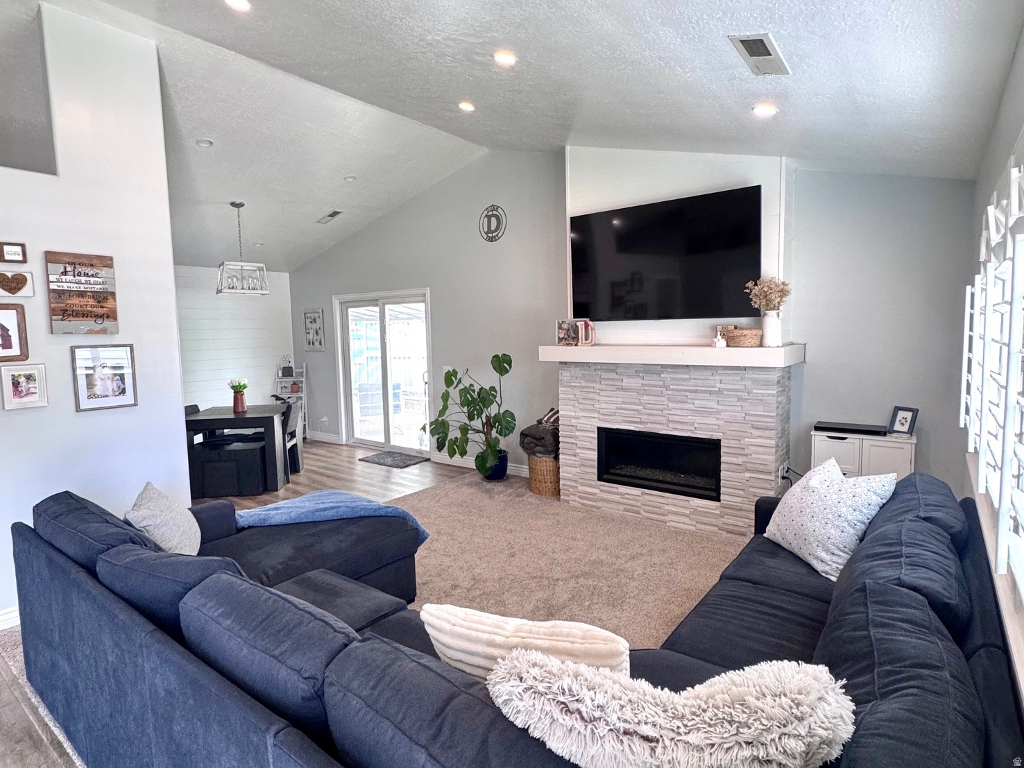 WHISPER WILLOW - Residential