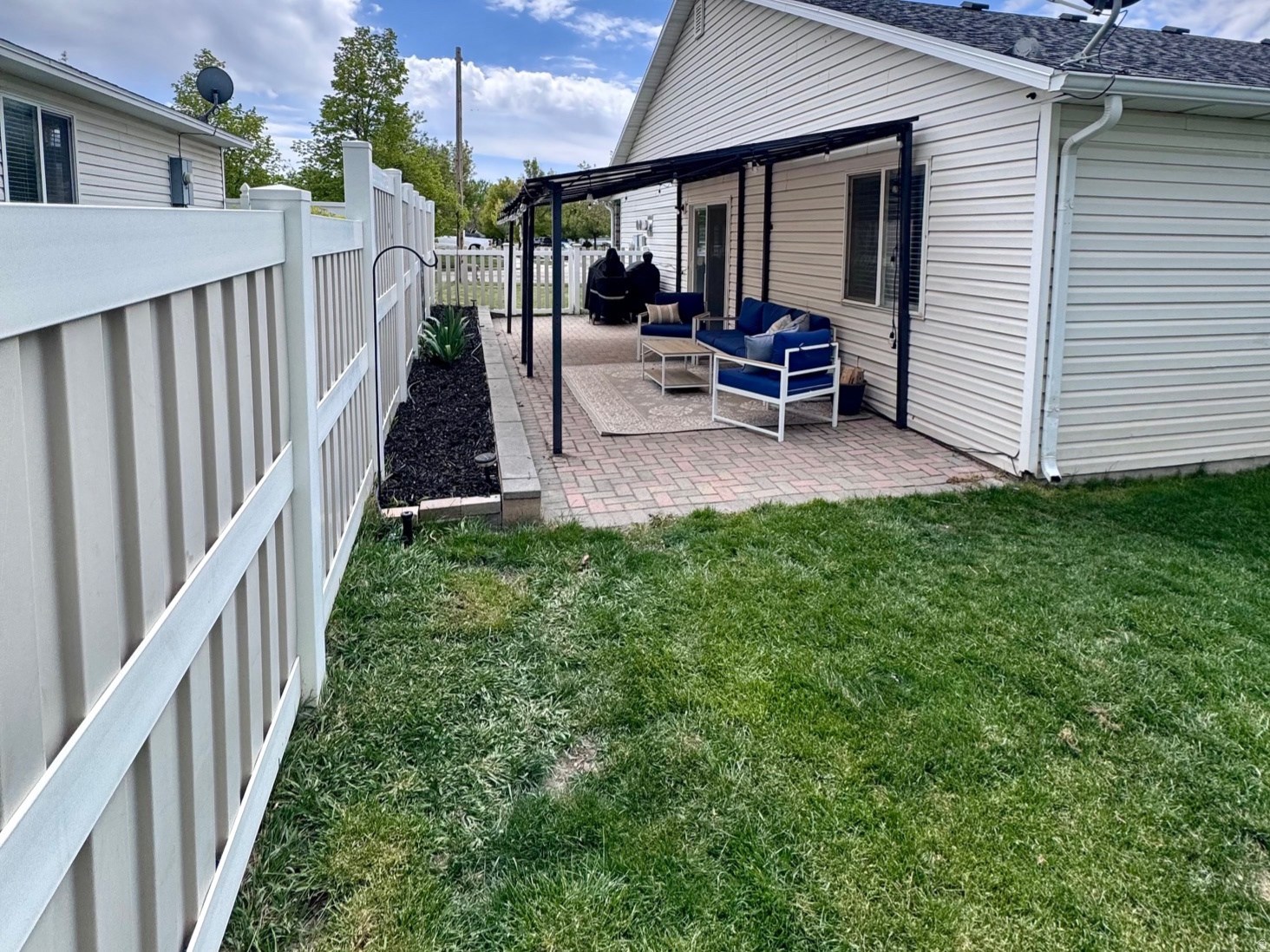 WHISPER WILLOW - Residential