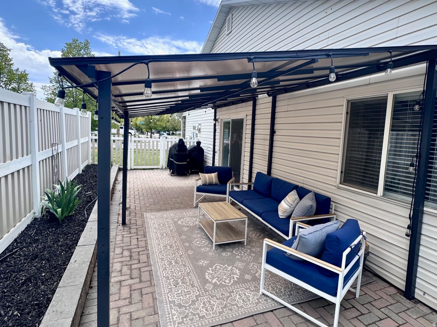 WHISPER WILLOW - Residential