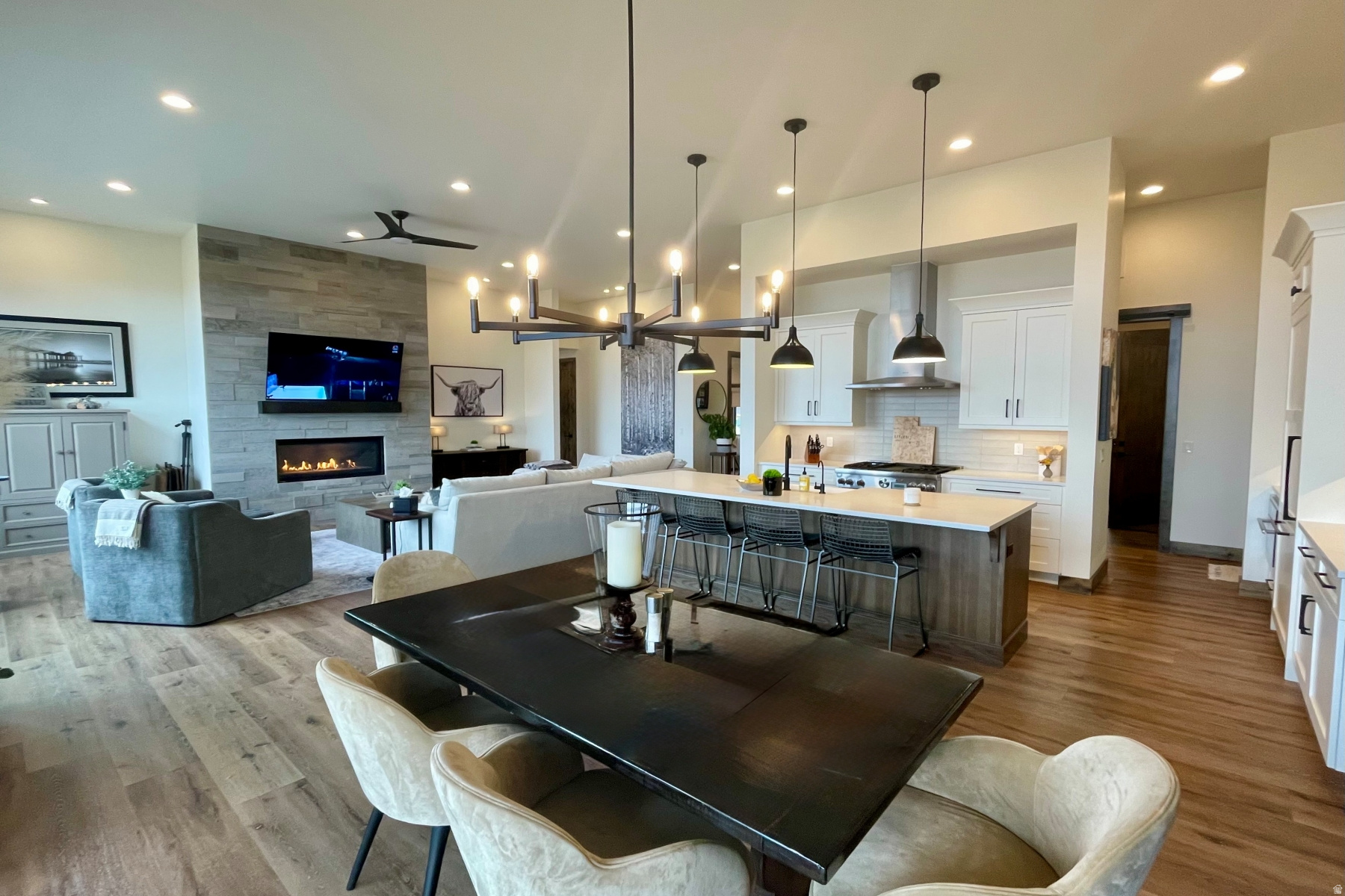 HIGH STAR RANCH - Residential