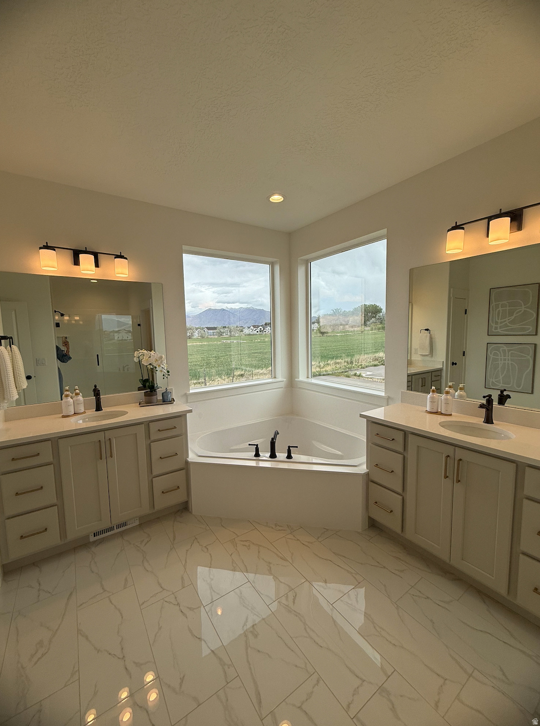 MOONLIGHT VILLAGE - Residential