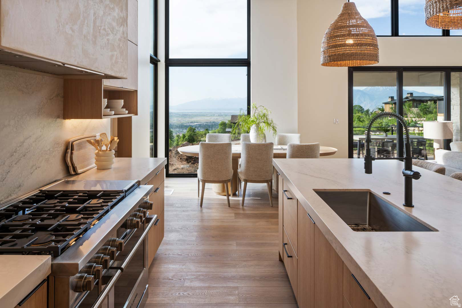 SUMMIT CREEK - Residential