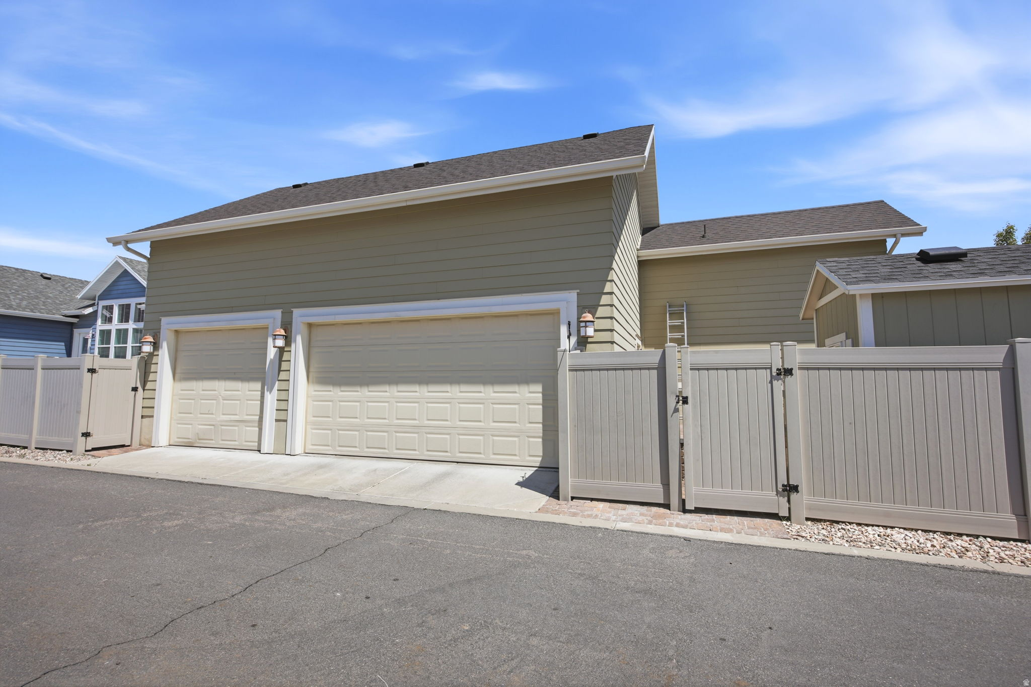 HILL FARMS - Residential