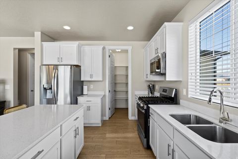 Tiny photo for 6446 N PINE TREE WAY, Eagle Mountain, UT 84005 (MLS # 2145813)