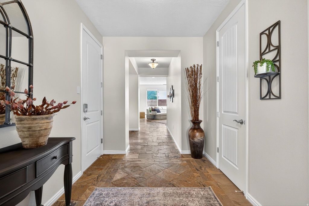 Photo of 2602 E SPRING CANYON DRIVE Dr, Washington, UT 84780 (MLS # 2128827)