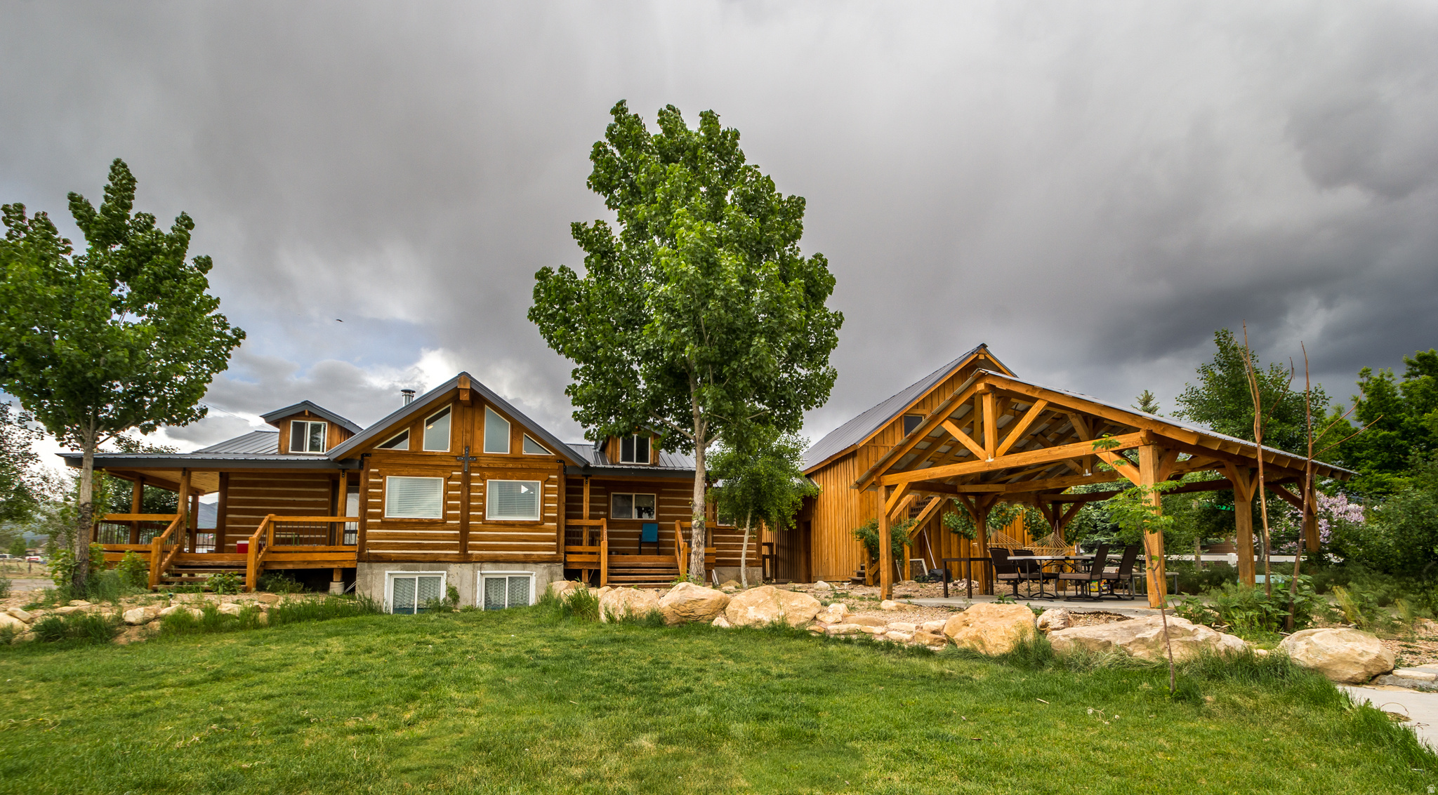 COUNTRY ROAD HAVEN - Residential