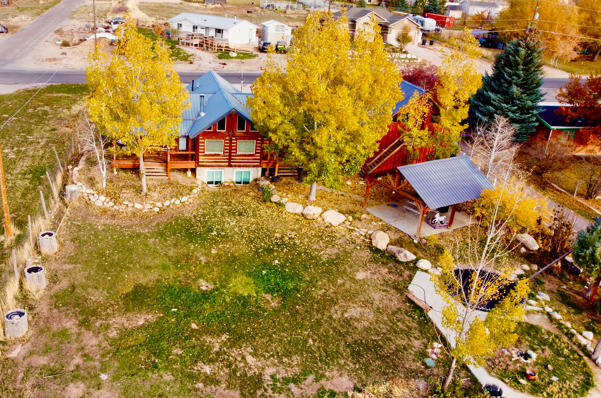 COUNTRY ROAD HAVEN - Residential