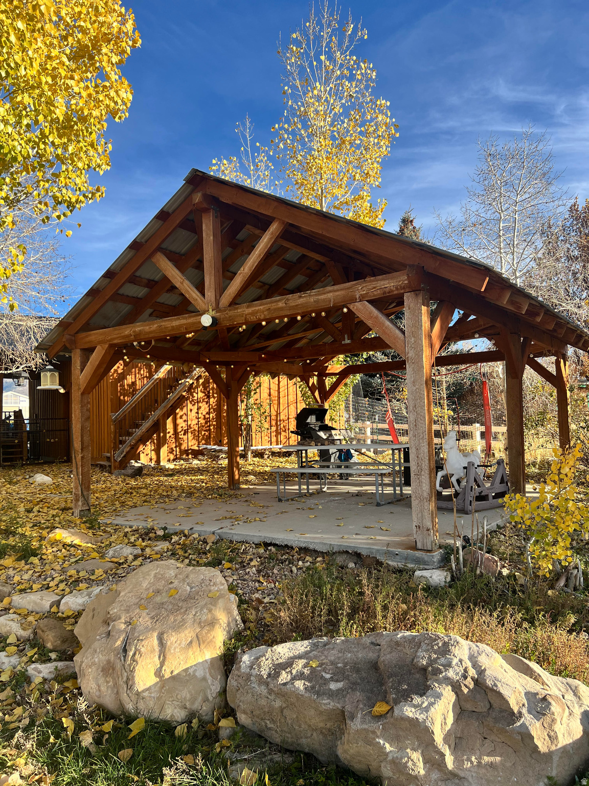 COUNTRY ROAD HAVEN - Residential