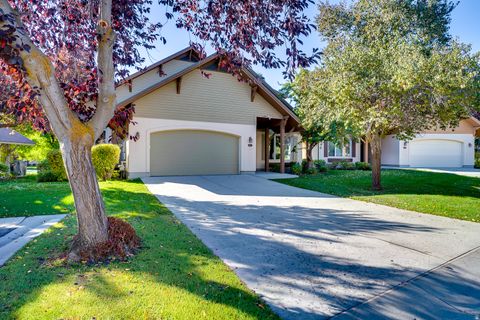 Photo of 49 W OBERLAND CT, Midway, UT 84049 (MLS # 2131234)