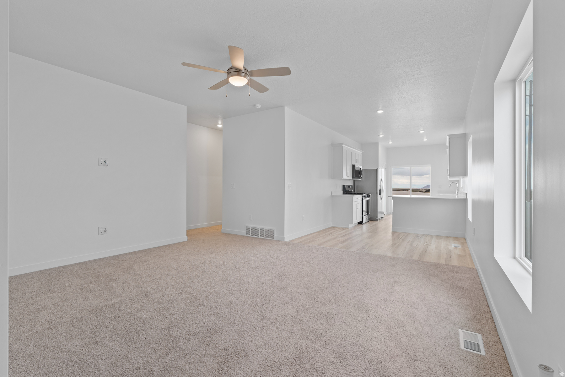 DESERT EDGE - Residential