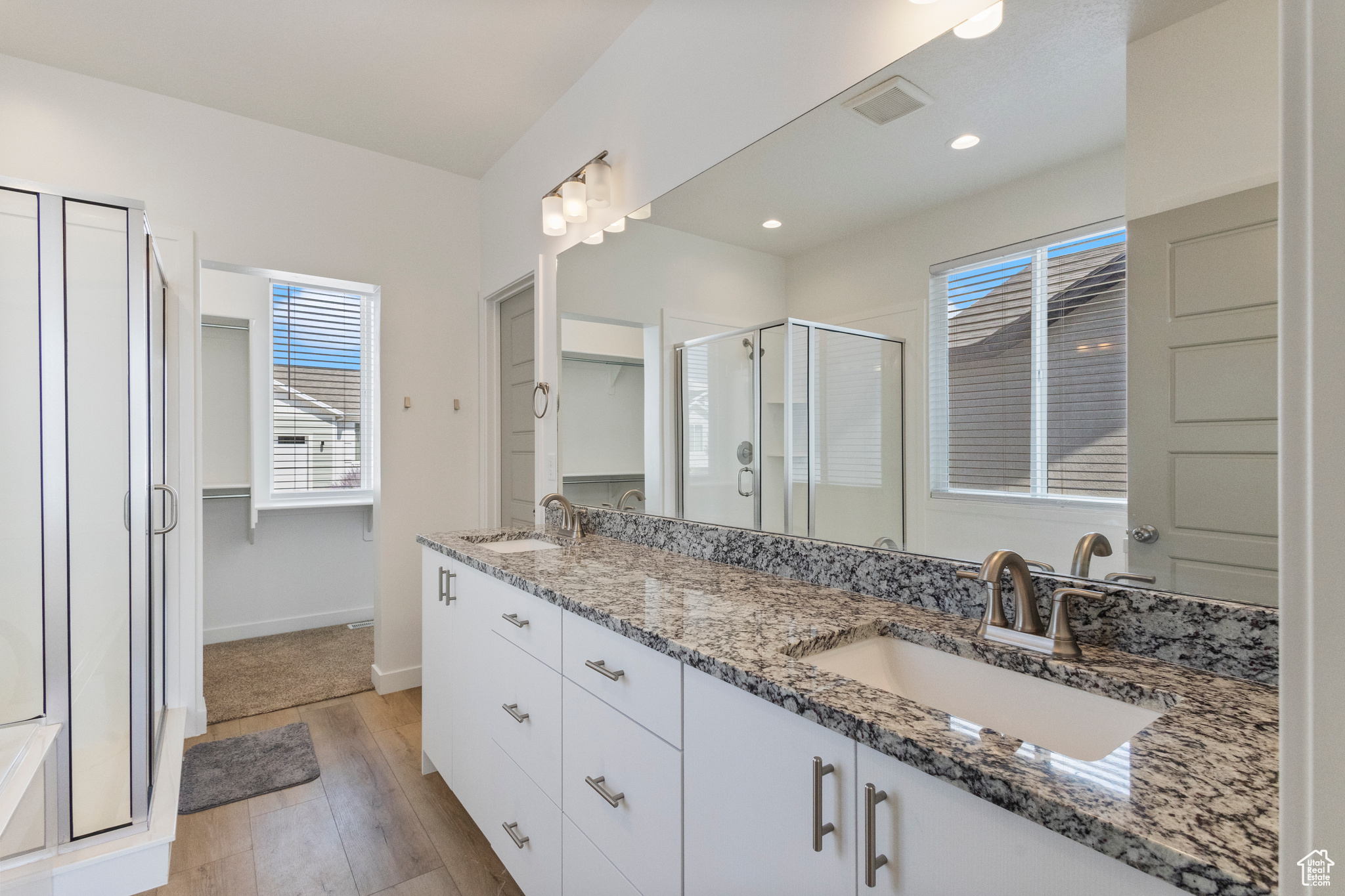 EAGLE POINT - Residential