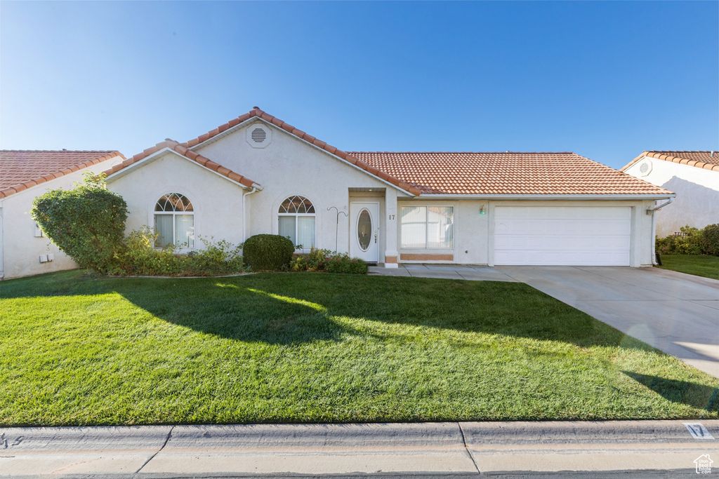 Photo of 646 N 2450 E #17, Saint George, UT 84790 (MLS # 2116362)