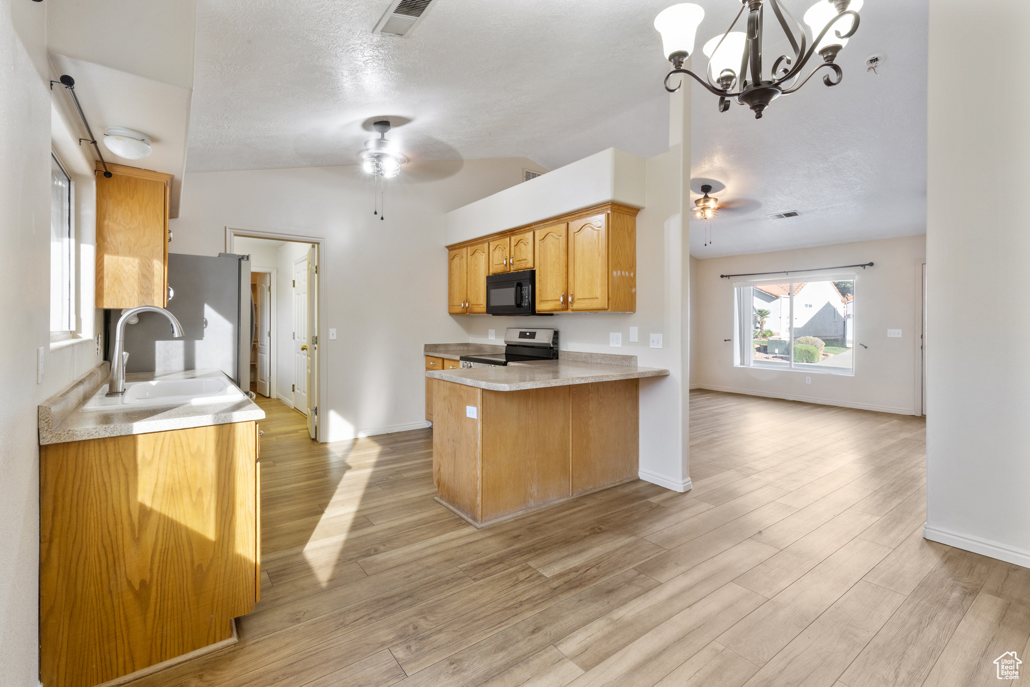 SUNCREST TOWNHOMES - Residential