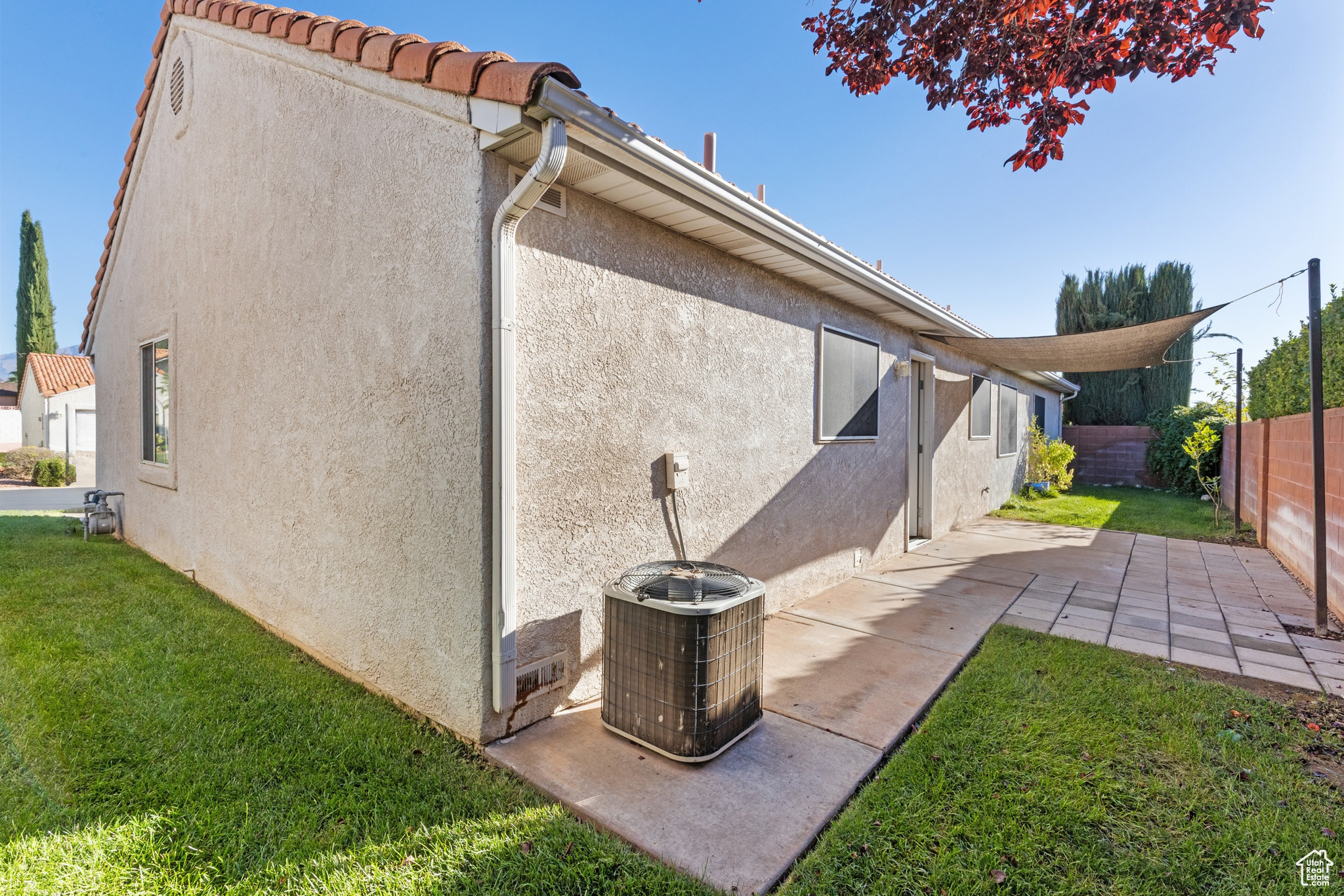 SUNCREST TOWNHOMES - Residential