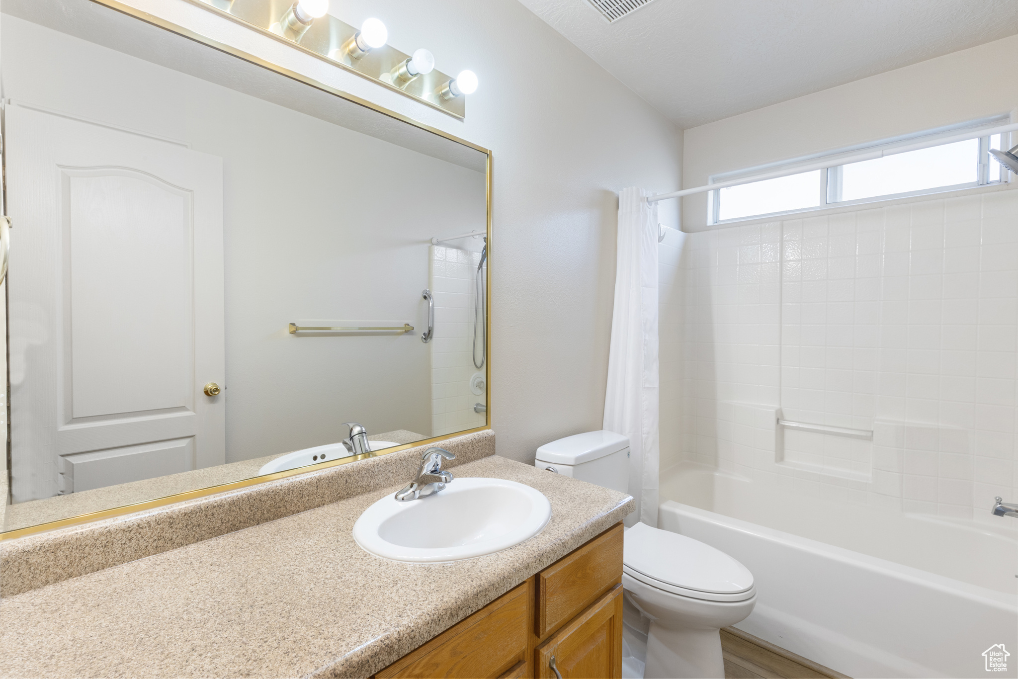 SUNCREST TOWNHOMES - Residential