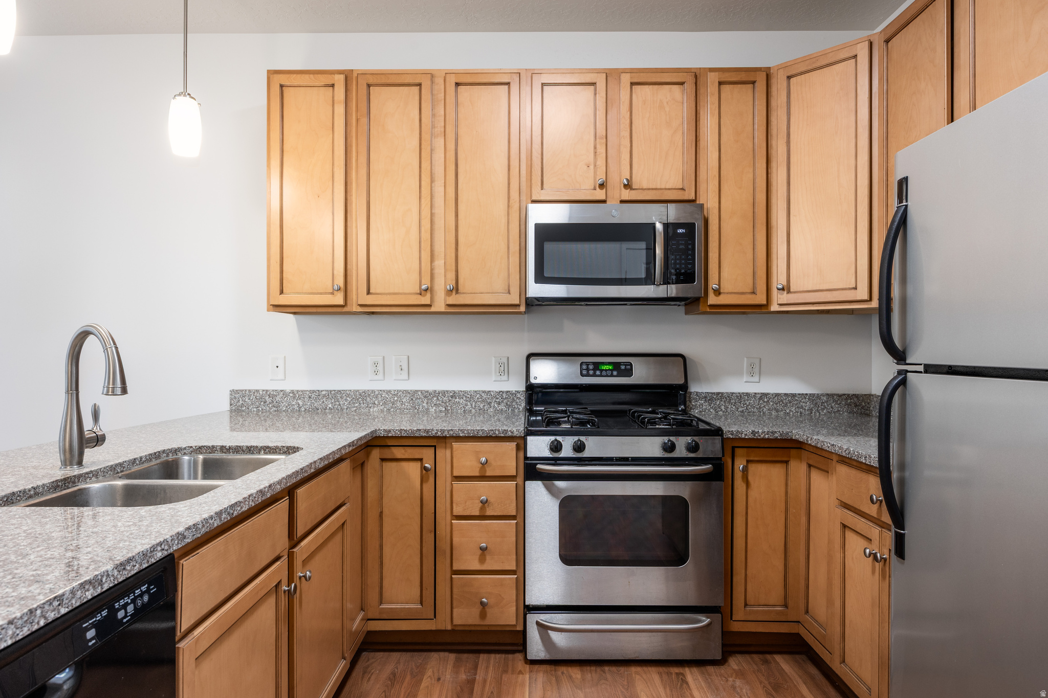 CENTRAL POINTE - Residential