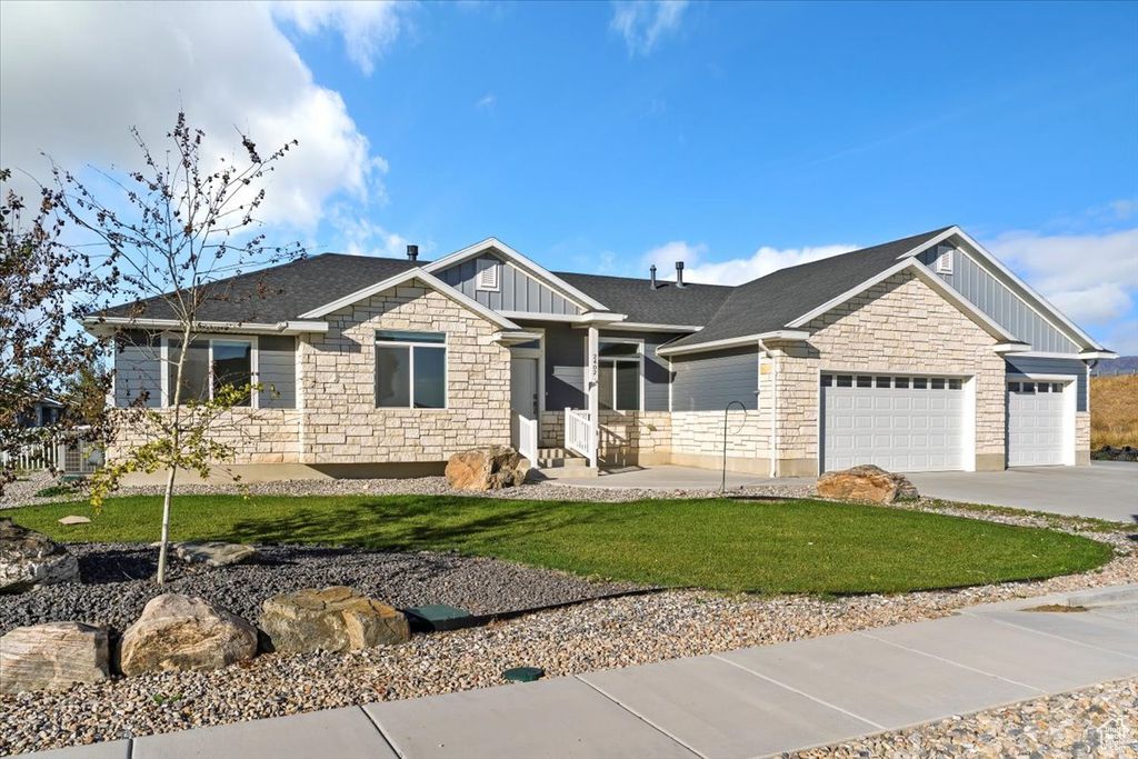 Photo for 2402 W 2700 S, Syracuse, UT 84075 (MLS # 2117194)